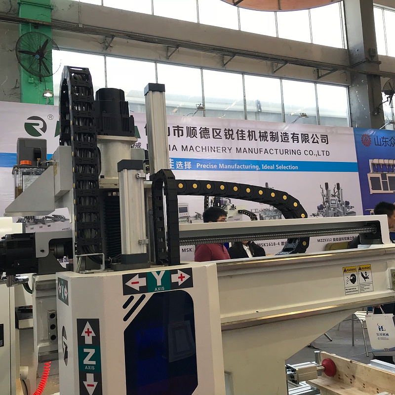 歐拓拉手廠家專業(yè)生產拉手,內波紋手輪,背波紋手輪,橢圓拉手,膠木拉手,方形拉手